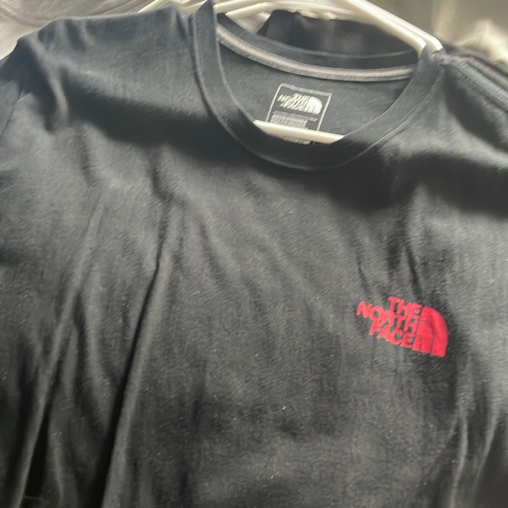 Size large long sleeve north face t shirt